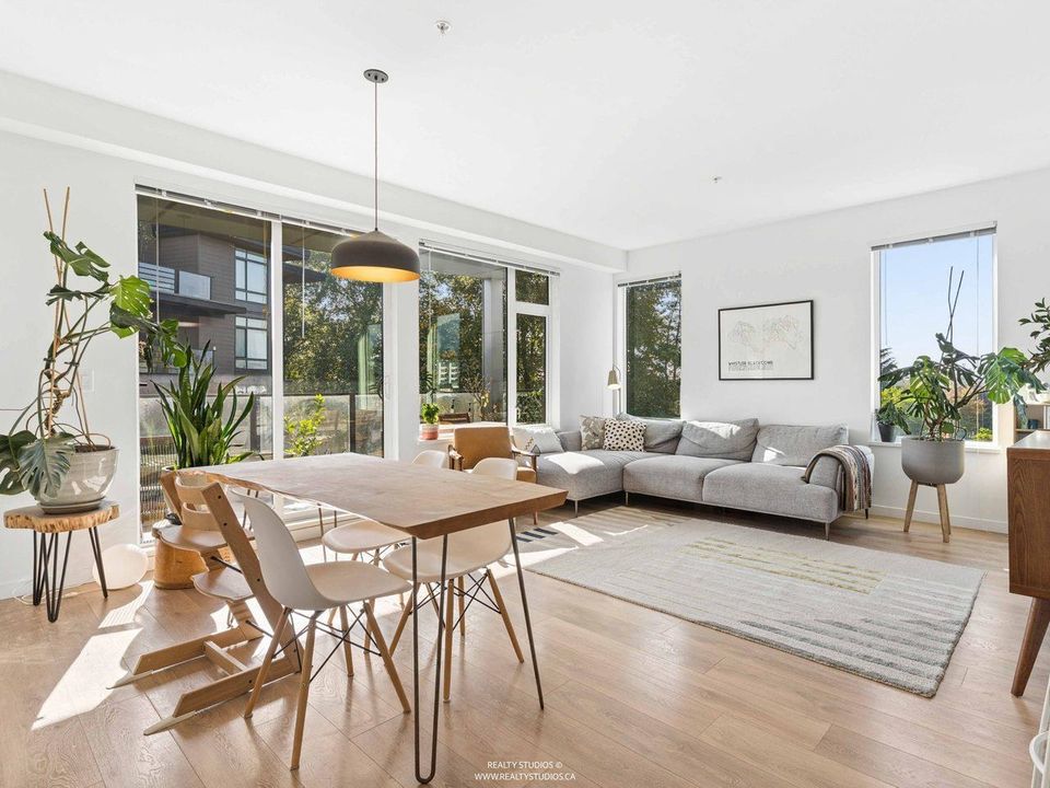 313 - 725 Marine Drive0