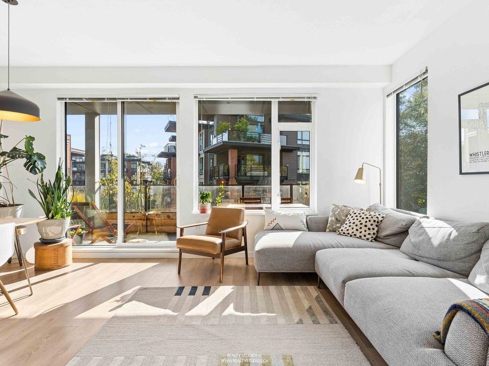 313 - 725 Marine Drive2