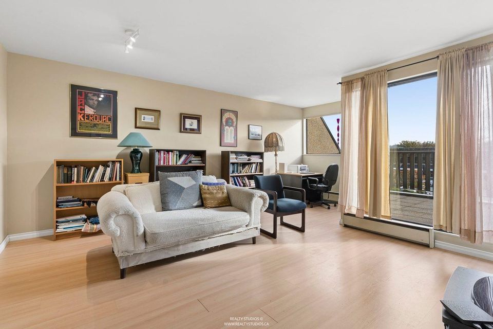 1459 Clyde Avenue0
