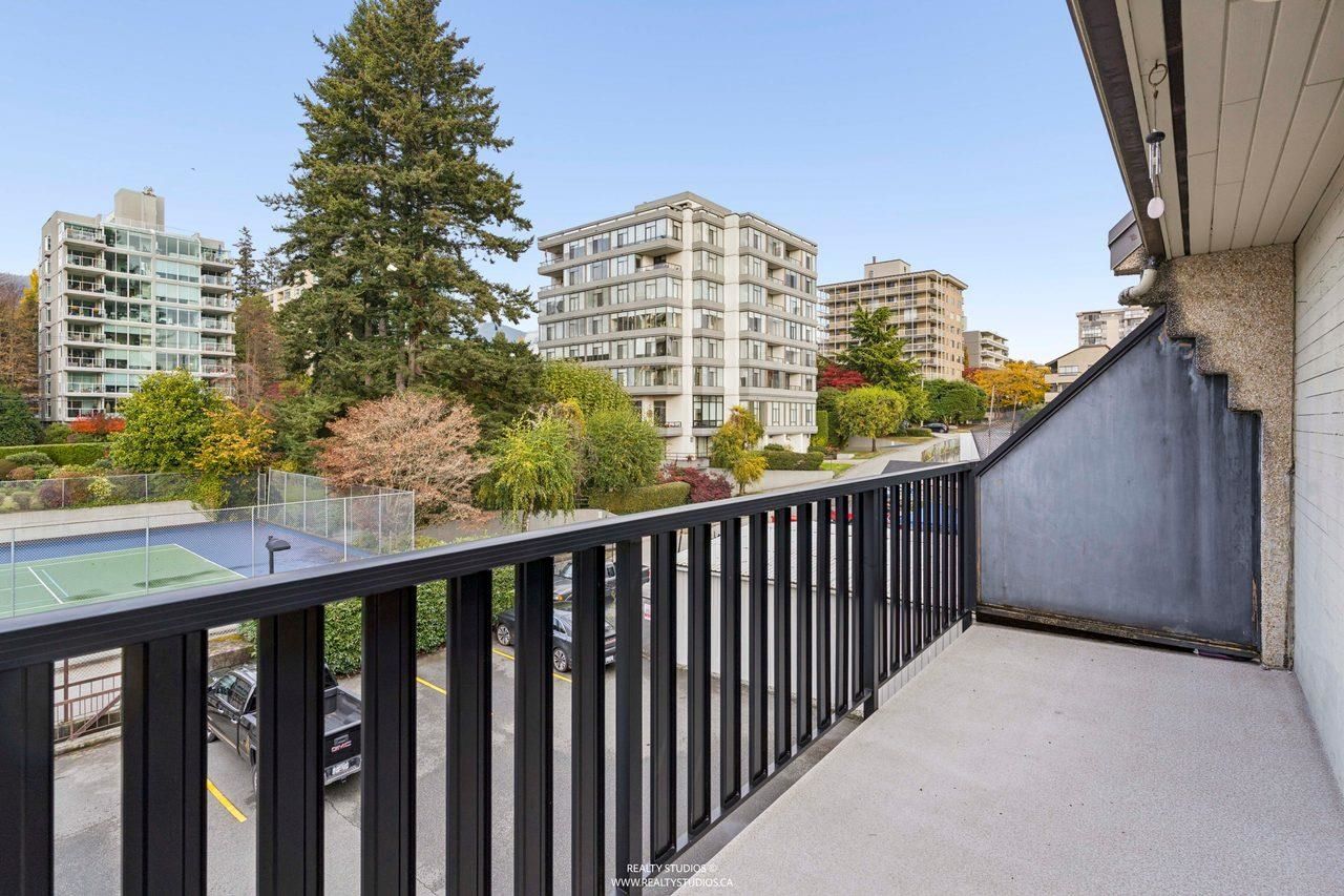 1459-clyde-avenue-ambleside-west-vancouver-28 at 1459 Clyde Avenue, Ambleside, West Vancouver