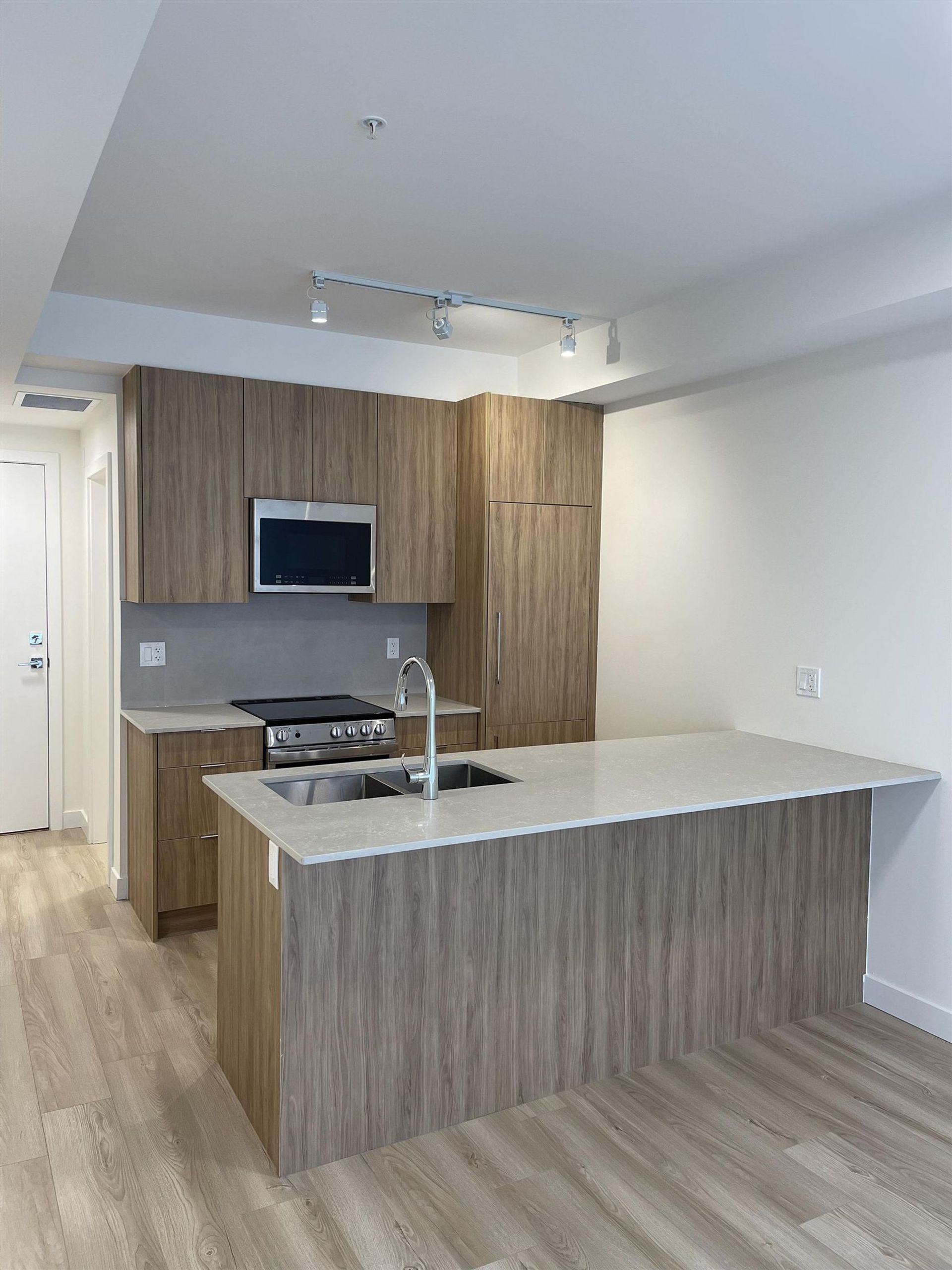 201 - 11913 Burnett Street, East Central, Maple Ridge