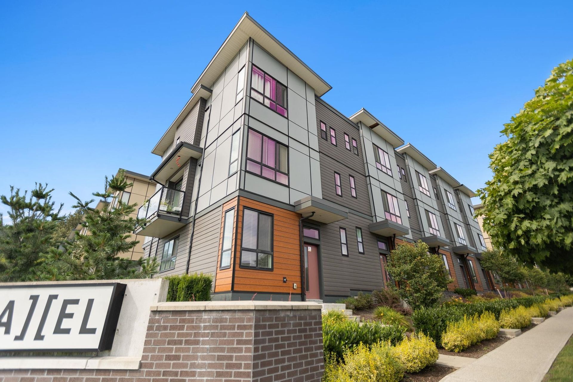 9 - 1938 North Parallel Road, Abbotsford East, Abbotsford photo number 1 9 - 1938 North Parallel Road, Abbotsford East, Abbotsford photo number 1