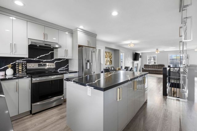 34795-1st-avenue-poplar-abbotsford-13 at 34795 1st Avenue, Poplar, Abbotsford