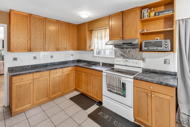 1609-kent-avenue-oxford-heights-port-coquitlam-04 at 1609 Kent Avenue, Oxford Heights, Port Coquitlam