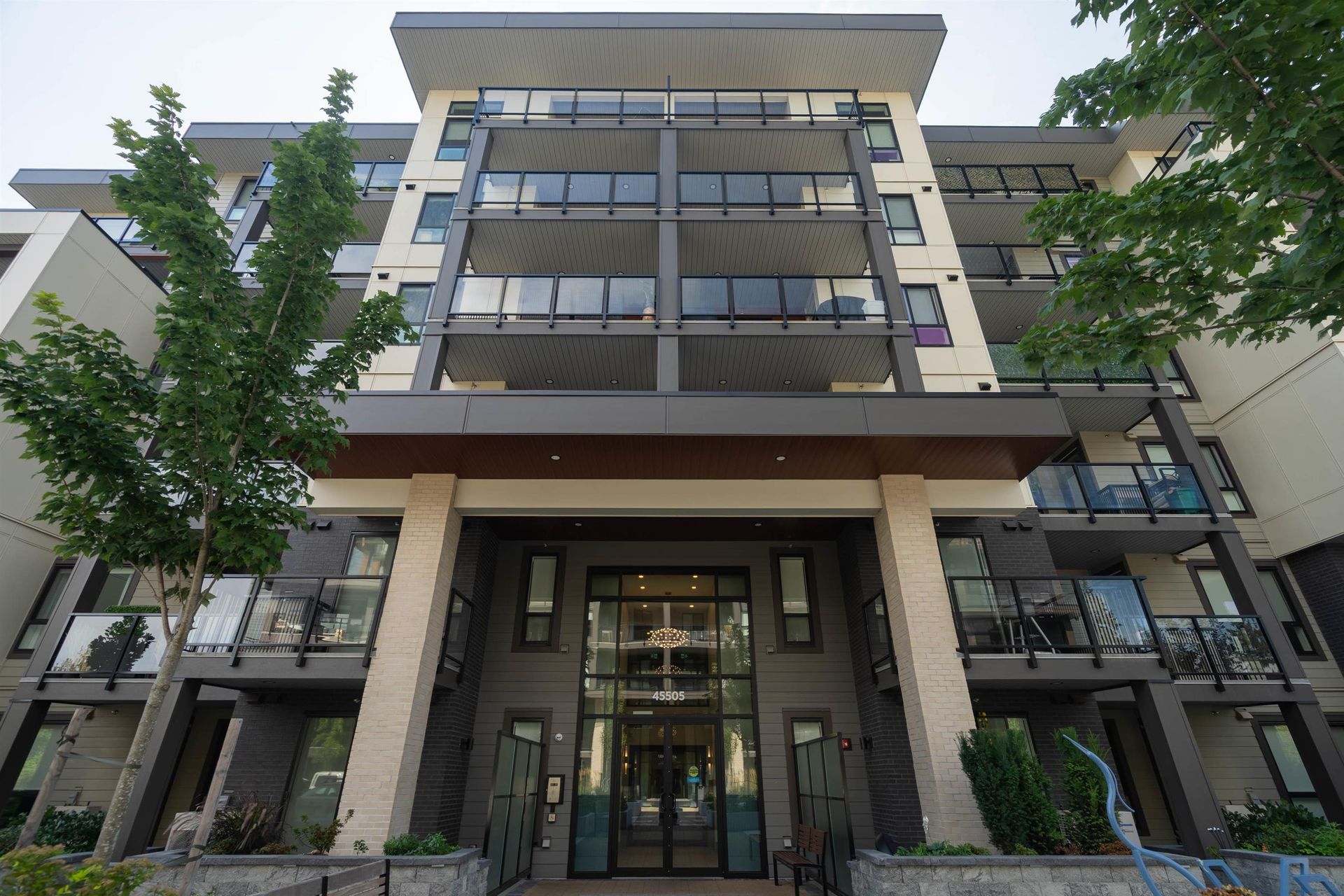 104 - 45505 Campus Drive, Garrison Crossing, Sardis photo number 1