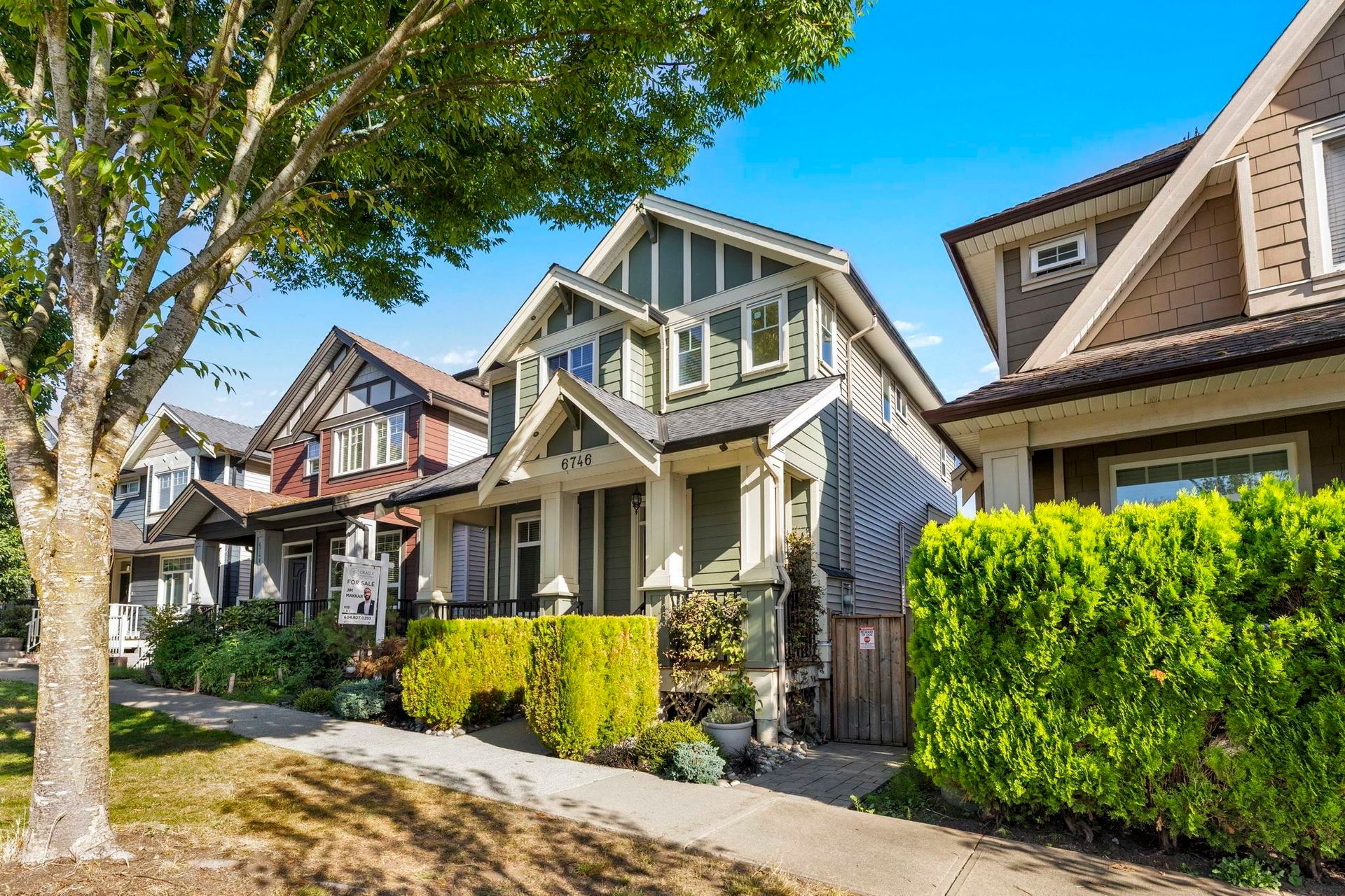 6746 191a Street, Clayton, Cloverdale photo number 1