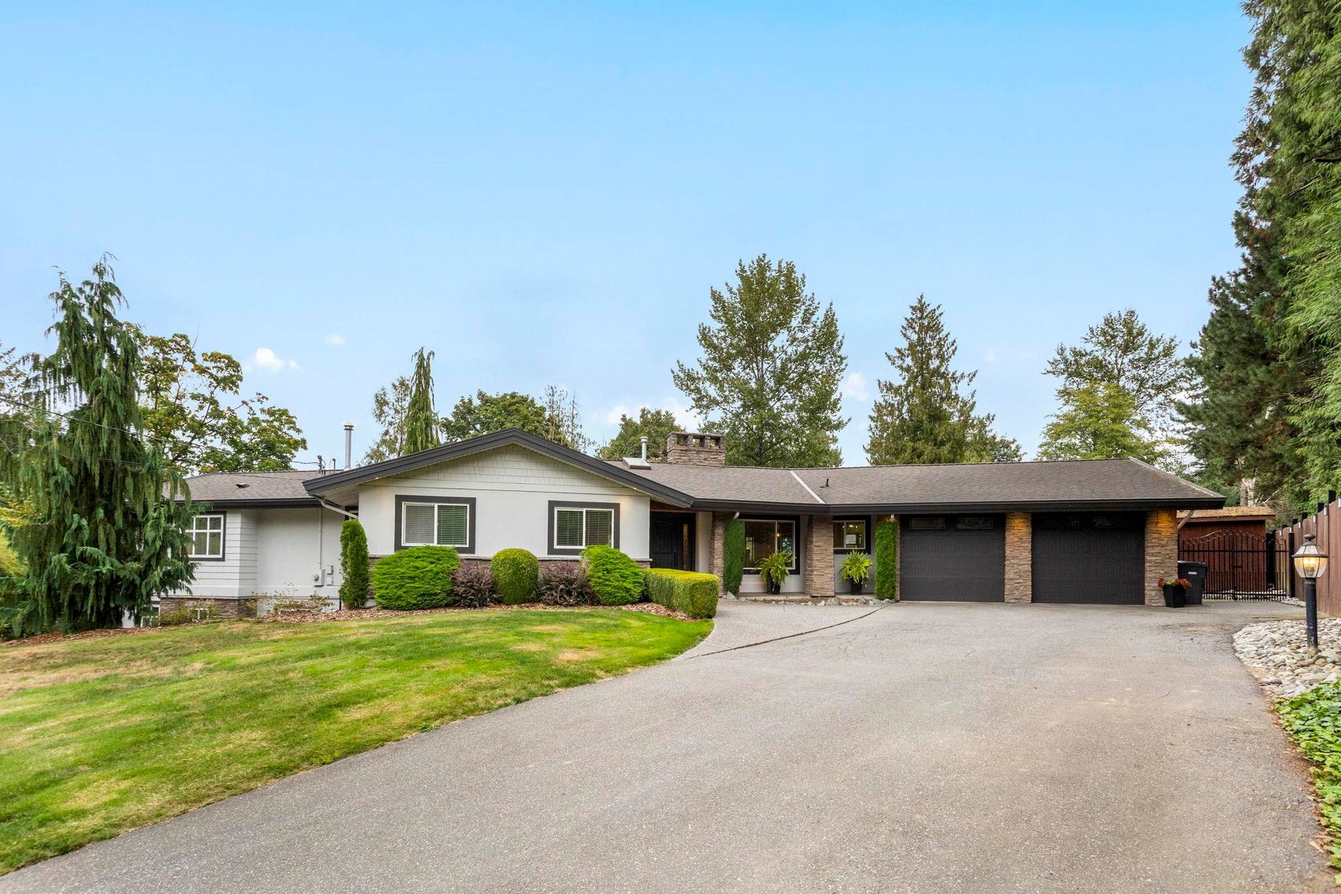 4374 Bridgeview Street, Matsqui, Abbotsford photo number 1