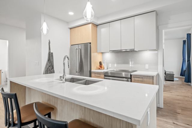 mls-27 at 502 - 3182 Gladwin Road, Central Abbotsford, Abbotsford