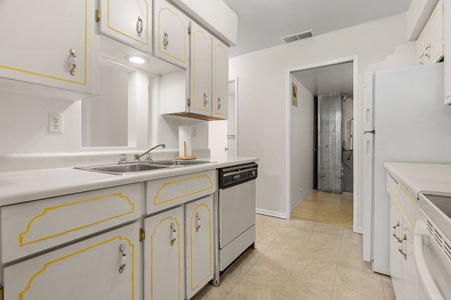 mls-11 at 1012 - 34909 Old Yale Road, Abbotsford East, Abbotsford