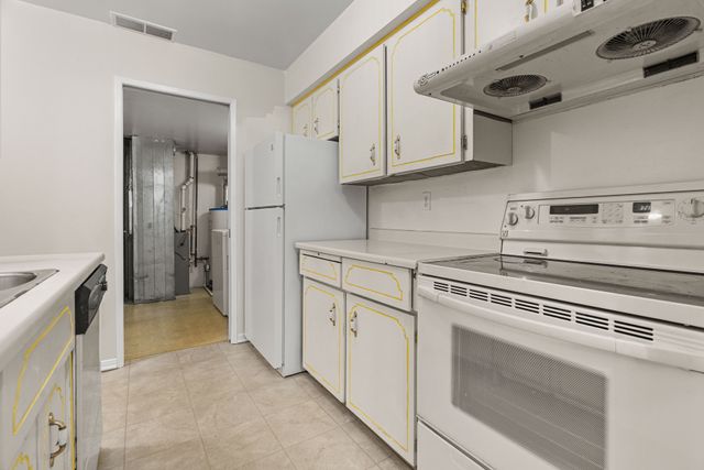 mls-12 at 1012 - 34909 Old Yale Road, Abbotsford East, Abbotsford