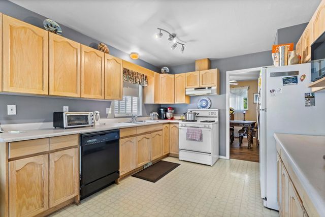 8479-cade-barr-street-mission-bc-mission-13 at 8479 Cade Barr Street, Mission BC, Mission