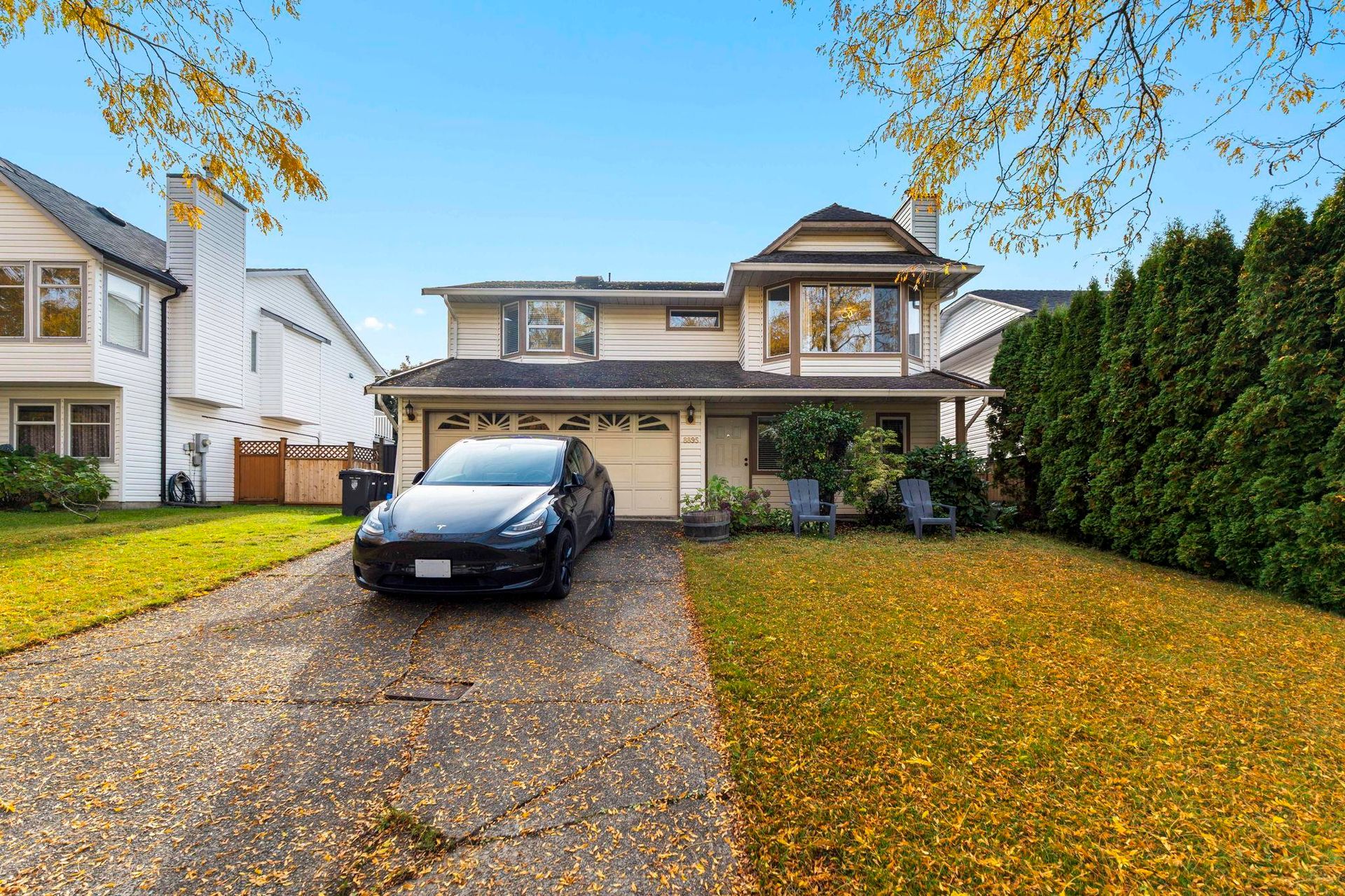8895 214b Street, Walnut Grove, Langley photo number 1