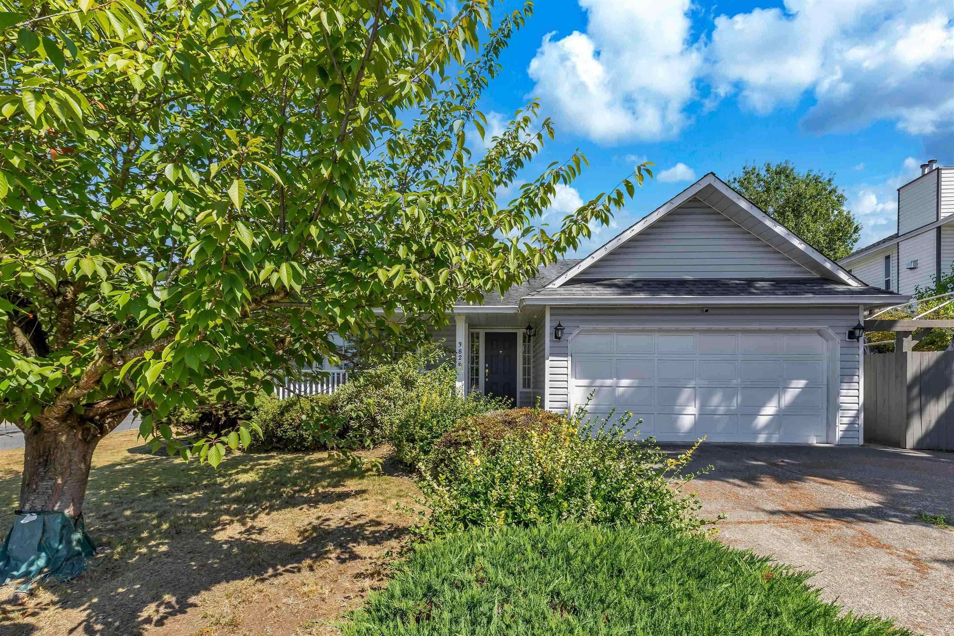 3826 Old Clayburn Road, Abbotsford East, Abbotsford photo number 1