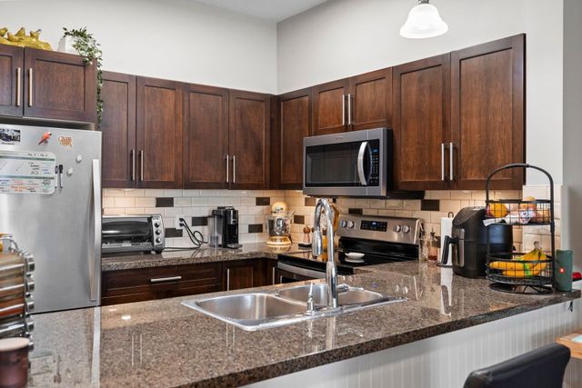 2353-marpole-avenue-central-pt-coquitlam-port-coquitlam-11 at 215 - 2353 Marpole Avenue, Central Pt Coquitlam, Port Coquitlam