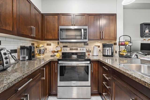 2353-marpole-avenue-central-pt-coquitlam-port-coquitlam-13 at 215 - 2353 Marpole Avenue, Central Pt Coquitlam, Port Coquitlam