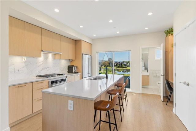 19451-sutton-avenue-south-meadows-pitt-meadows-03 at 198 - 19451 Sutton Avenue, South Meadows, Pitt Meadows