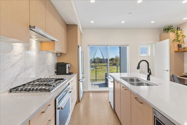 19451-sutton-avenue-south-meadows-pitt-meadows-05 at 198 - 19451 Sutton Avenue, South Meadows, Pitt Meadows