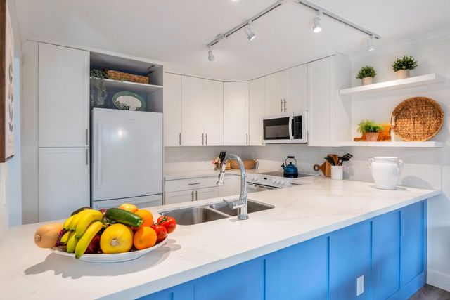 13959-16-avenue-crescent-bch-ocean-pk-south-surrey-white-rock-09 at 109 - 13959 16 Avenue, Crescent Bch Ocean Pk., South Surrey White Rock