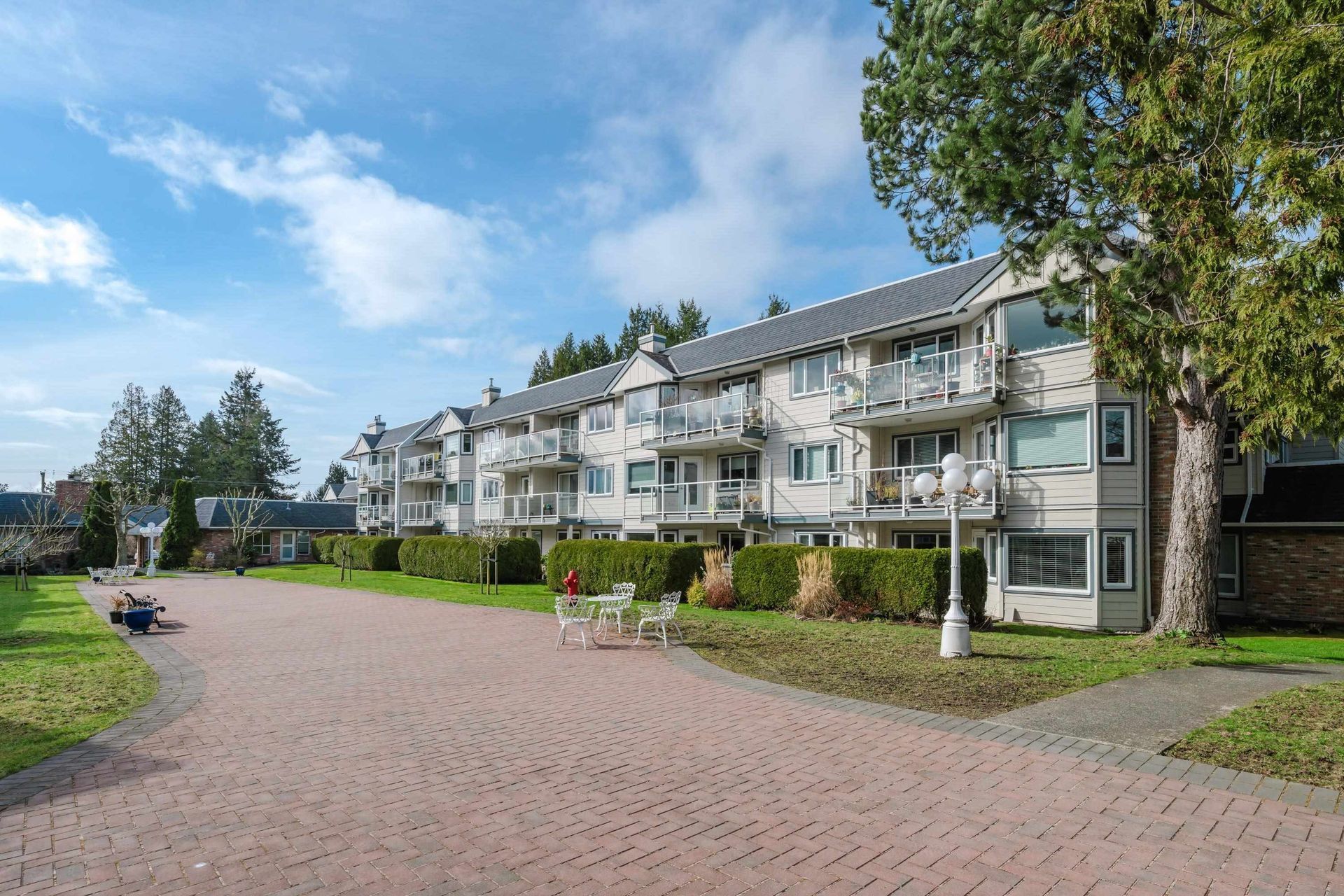 109 - 13959 16 Avenue, Crescent Bch Ocean Pk., South Surrey White Rock photo number 1 109 - 13959 16 Avenue, Crescent Bch Ocean Pk., South Surrey White Rock photo number 1