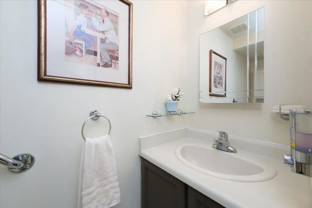 230-w-15th-street-central-lonsdale-north-vancouver-11 at 5 - 230 W 15th Street, Central Lonsdale, North Vancouver