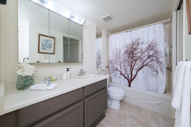 230-w-15th-street-central-lonsdale-north-vancouver-15 at 5 - 230 W 15th Street, Central Lonsdale, North Vancouver