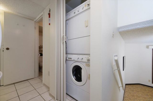 230-w-15th-street-central-lonsdale-north-vancouver-23 at 5 - 230 W 15th Street, Central Lonsdale, North Vancouver