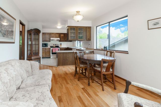 49-walton-way-north-shore-pt-moody-port-moody-06 at 49 Walton Way, North Shore Pt Moody, Port Moody