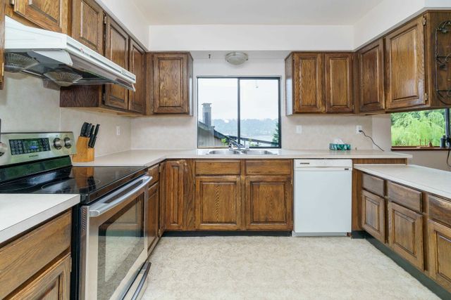 49-walton-way-north-shore-pt-moody-port-moody-09 at 49 Walton Way, North Shore Pt Moody, Port Moody