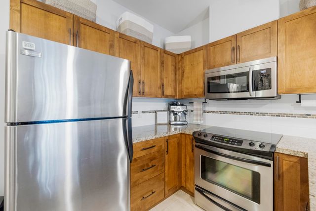 11950-harris-road-central-meadows-pitt-meadows-15 at 404 - 11950 Harris Road, Central Meadows, Pitt Meadows