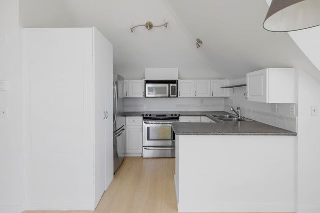 1570-prairie-avenue-glenwood-pq-port-coquitlam-11 at 404 - 1570 Prairie Avenue, Glenwood PQ, Port Coquitlam