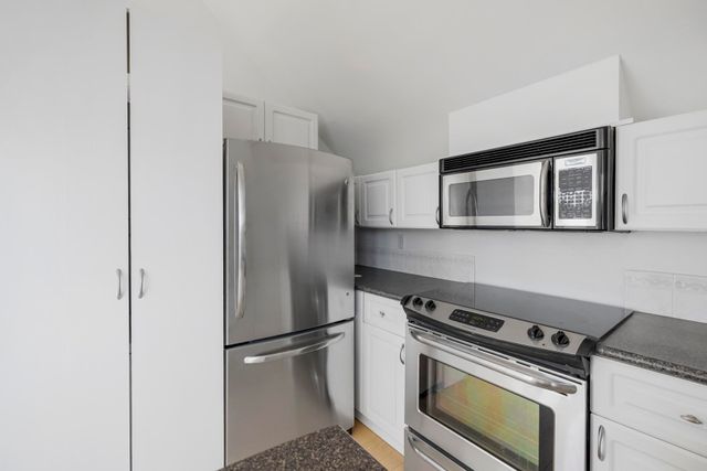 1570-prairie-avenue-glenwood-pq-port-coquitlam-13 at 404 - 1570 Prairie Avenue, Glenwood PQ, Port Coquitlam