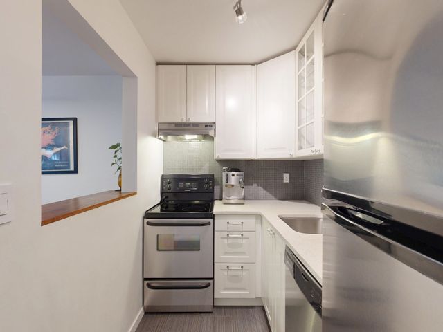 2173-w-6th-avenue-kitsilano-vancouver-west-05 at 208 - 2173 W 6th Avenue, Kitsilano, Vancouver West