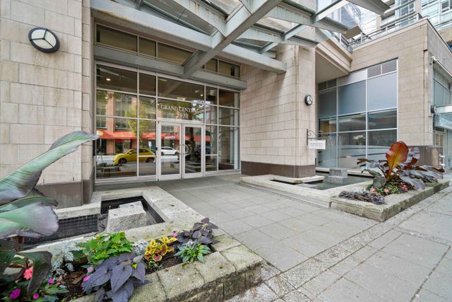 2978-glen-drive-north-coquitlam-coquitlam-02 at 3006 - 2978 Glen Drive, North Coquitlam, Coquitlam