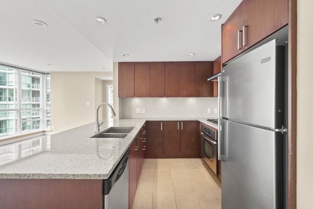 2978-glen-drive-north-coquitlam-coquitlam-12 at 3006 - 2978 Glen Drive, North Coquitlam, Coquitlam