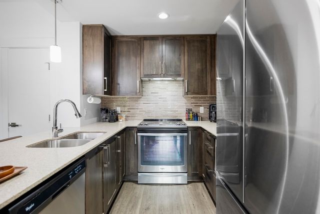 2465-wilson-avenue-central-pt-coquitlam-port-coquitlam-13 at 605 - 2465 Wilson Avenue, Central Pt Coquitlam, Port Coquitlam