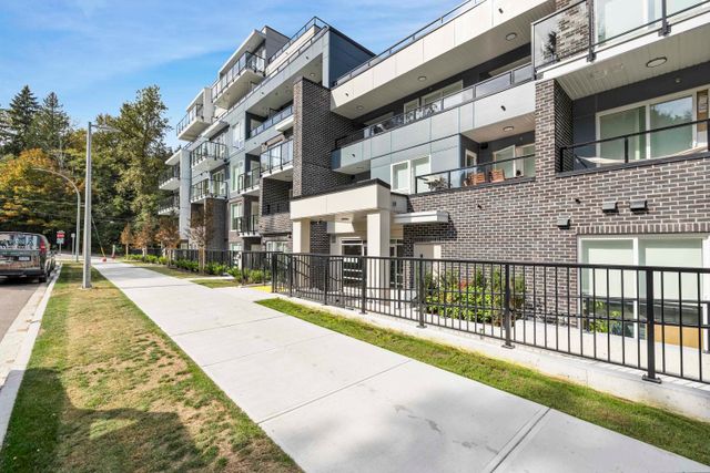 2002-st-george-street-port-moody-centre-port-moody-02 at 410 - 2002 St. George Street, Port Moody Centre, Port Moody