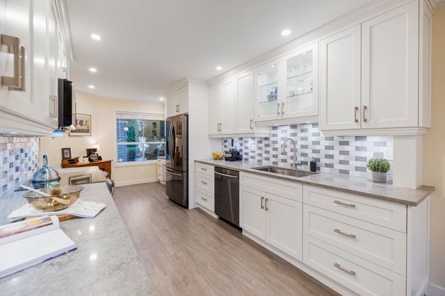 10250-155a-street-guildford-north-surrey-13 at 109 - 10250 155a Street, Guildford, North Surrey