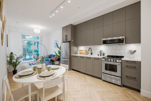 13929-105-boulevard-whalley-north-surrey-07 at 306 - 13929 105 Boulevard, Whalley, North Surrey