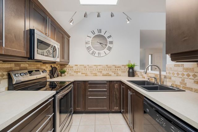 19452-61-avenue-cloverdale-bc-cloverdale-12 at 19452 61 Avenue, Cloverdale BC, Cloverdale