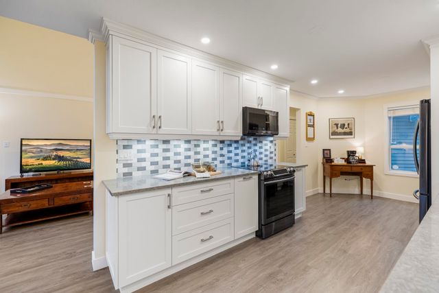 10250-155a-street-guildford-north-surrey-13 at 109 - 10250 155a Street, Guildford, North Surrey