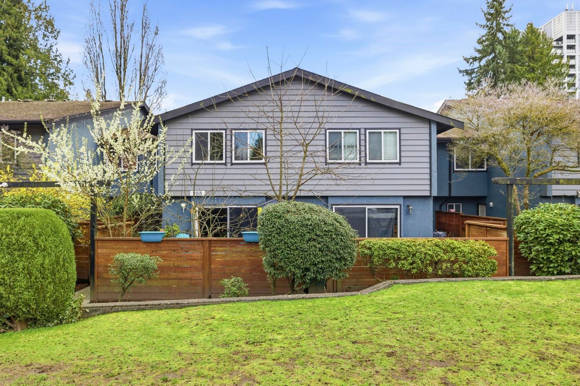 988 Howie Avenue, Central Coquitlam, Coquitlam photo number 1