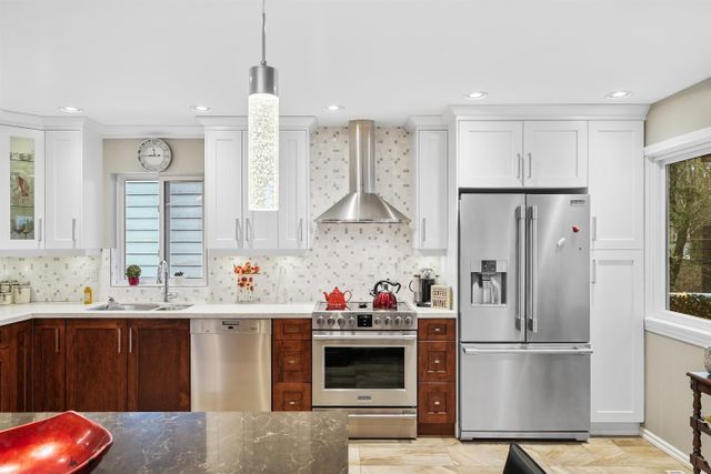 3887-robin-place-oxford-heights-port-coquitlam-03 at 3887 Robin Place, Oxford Heights, Port Coquitlam