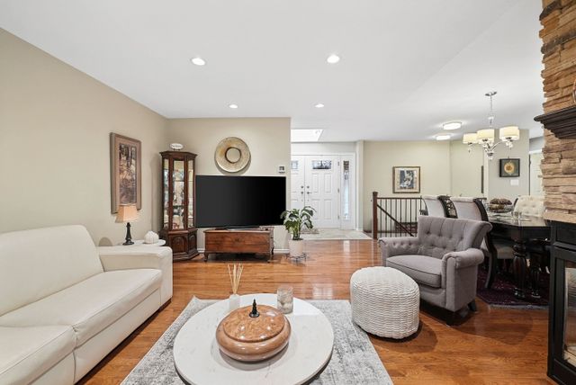 3887-robin-place-oxford-heights-port-coquitlam-09 at 3887 Robin Place, Oxford Heights, Port Coquitlam