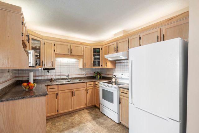 22611-116-avenue-east-central-maple-ridge-15 at 208 - 22611 116 Avenue, East Central, Maple Ridge