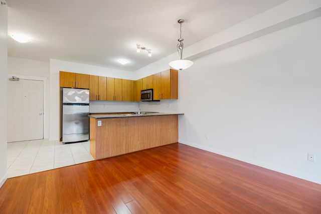 2488-kelly-avenue-central-pt-coquitlam-port-coquitlam-10 at 403 - 2488 Kelly Avenue, Central Pt Coquitlam, Port Coquitlam