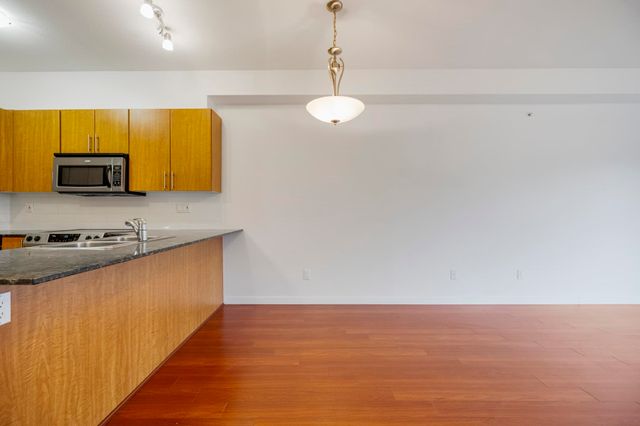 2488-kelly-avenue-central-pt-coquitlam-port-coquitlam-11 at 403 - 2488 Kelly Avenue, Central Pt Coquitlam, Port Coquitlam