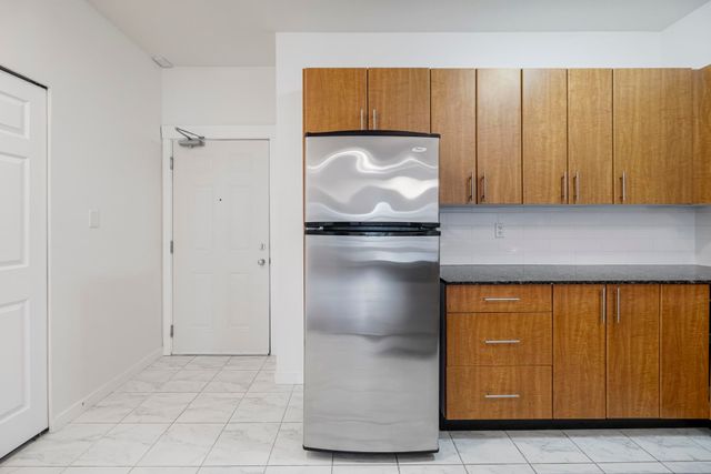 2488-kelly-avenue-central-pt-coquitlam-port-coquitlam-18 at 403 - 2488 Kelly Avenue, Central Pt Coquitlam, Port Coquitlam