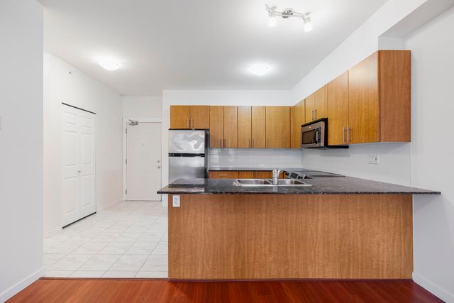 2488-kelly-avenue-central-pt-coquitlam-port-coquitlam-12 at 403 - 2488 Kelly Avenue, Central Pt Coquitlam, Port Coquitlam