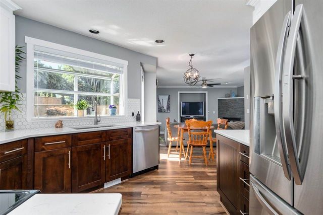 1dc07db840c6b03cc2663ffa53683f89 at 1662 Mchugh Close, Citadel PQ, Port Coquitlam