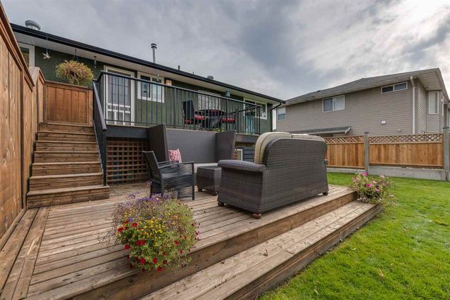 d257f89b1ca219e80bfaebff13ba80bc at 12137 221 Street, West Central, Maple Ridge